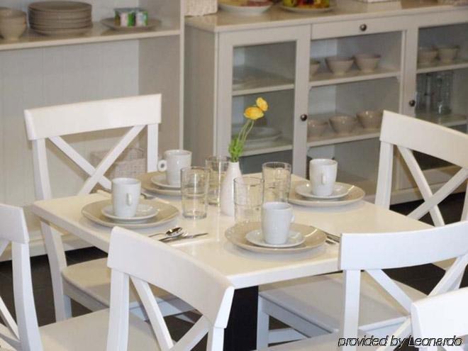 Casetas Hotel Villa De Zaragoza מסעדה תמונה